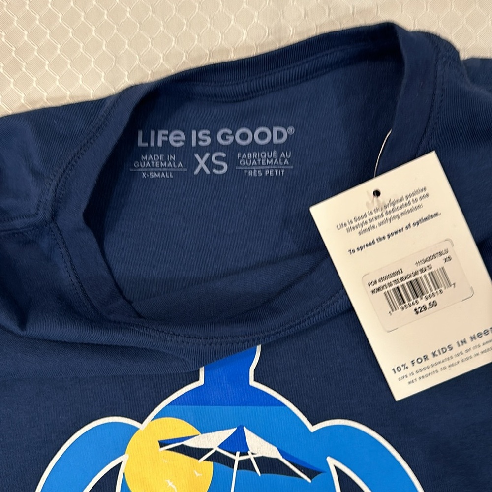 Life is Good T-shirt with sea turtle logo: beach chair, umbrella, ocean, sun - Picture 4 of 7